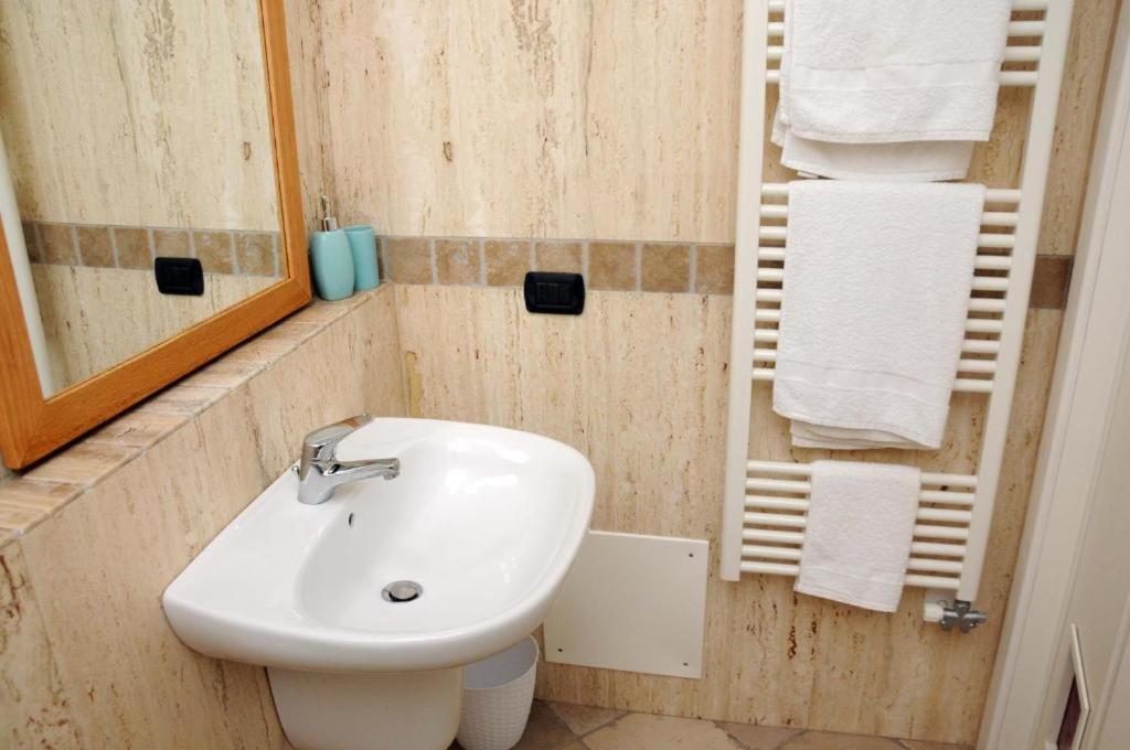Bed and Breakfast Le Tre Civette Lecce Exterior foto