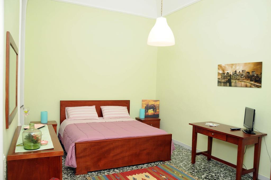 Bed and Breakfast Le Tre Civette Lecce Exterior foto