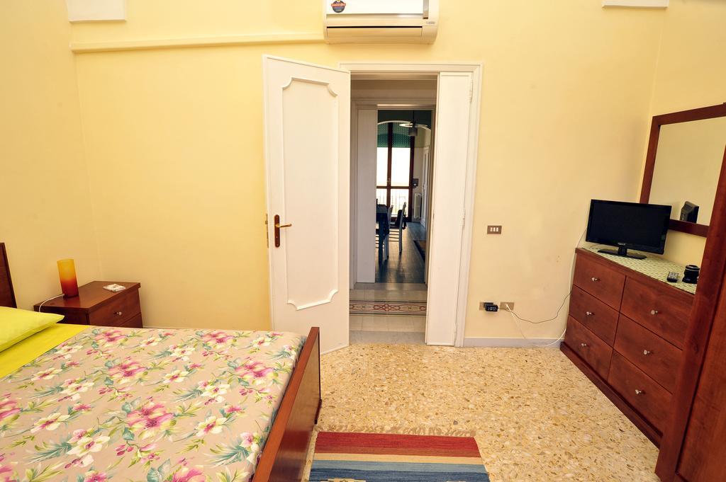 Bed and Breakfast Le Tre Civette Lecce Exterior foto